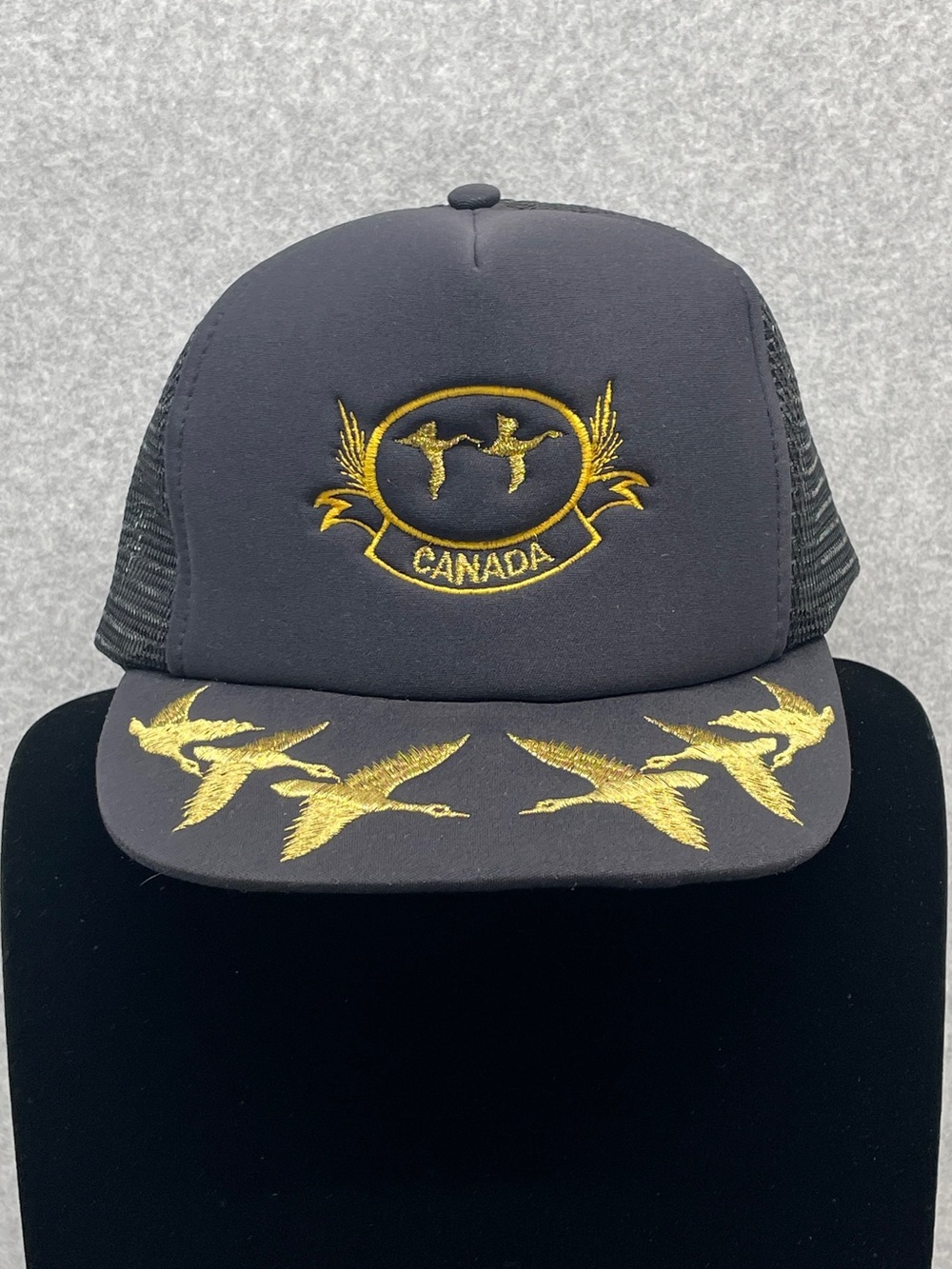 Vintage Mesh Back Trucker Canada Black/Gold Embroidered Snapback Hat Geese 80's